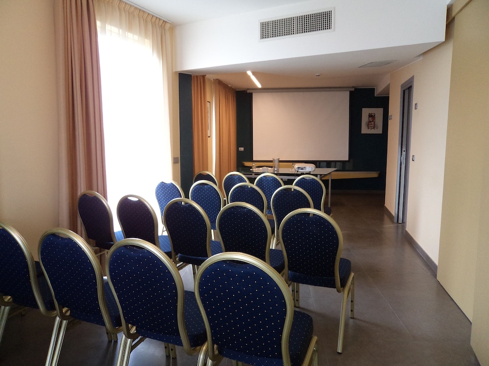 Ibis Styles Catania Acireale 64/75