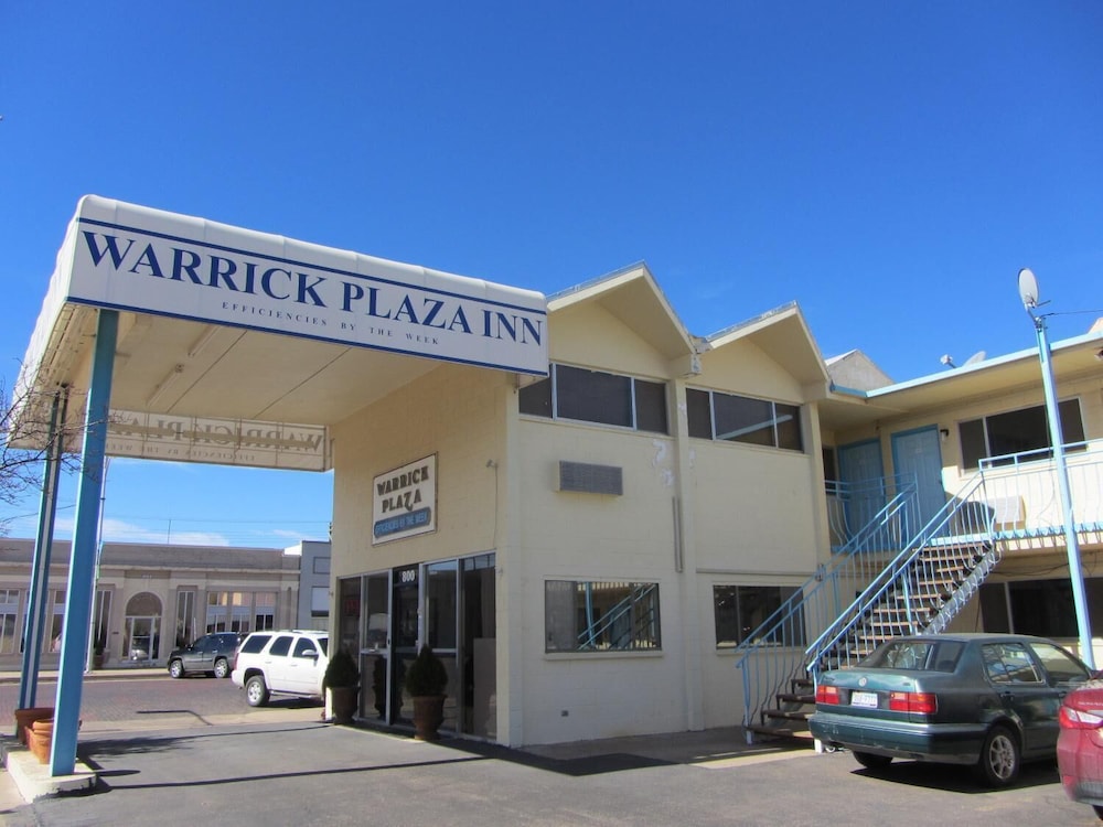 Warrick Plaza Inn 6/32