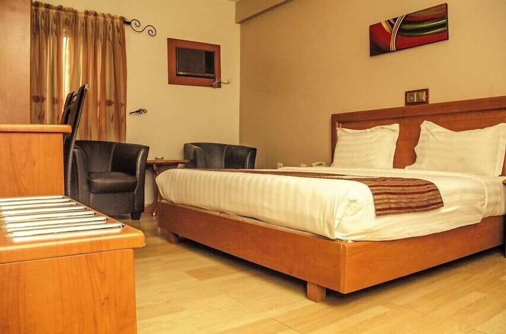 Hotel Rosebud 15/50