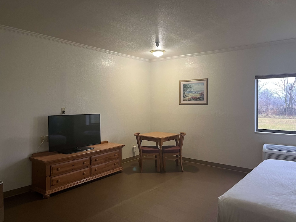 Motel6 Portland, IN 19/23