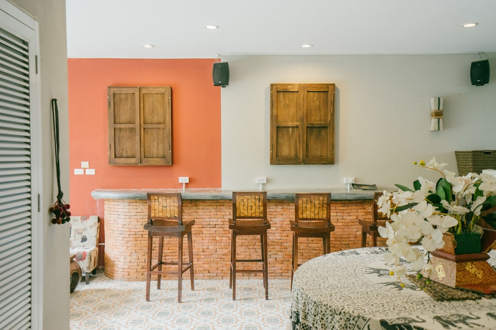 THE OPIUM SERVICED APARTMENT AND HOTEL 36/50