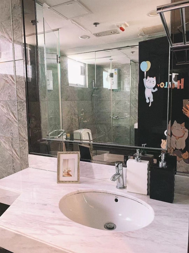 O Hotel 22/22