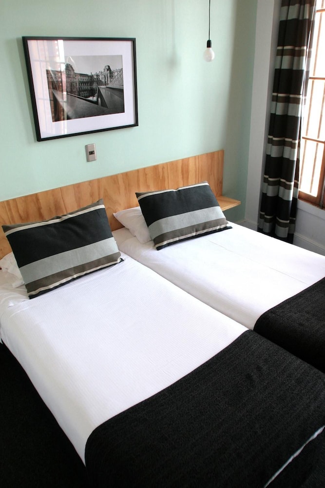 Ultramar Hotel 9/30