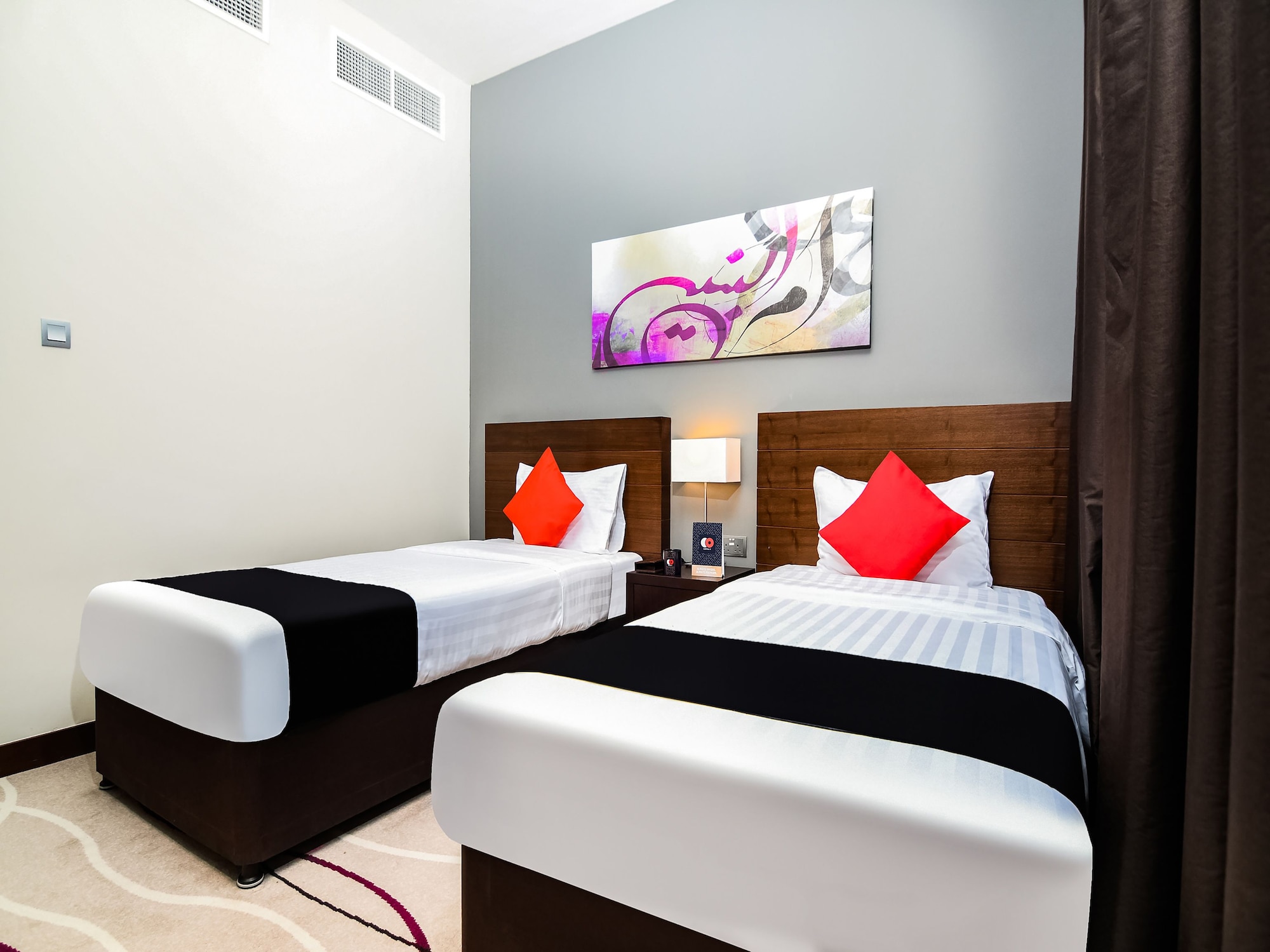 CLASSIC, TWIN BEDS
