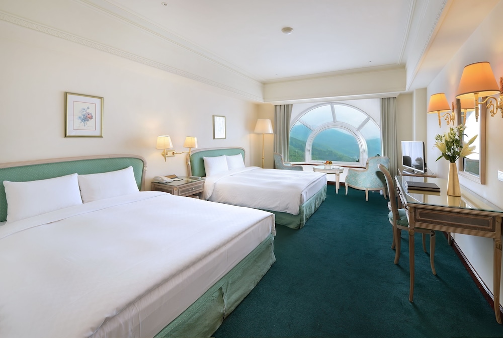 Le Midi Hotel Chitou 24/67