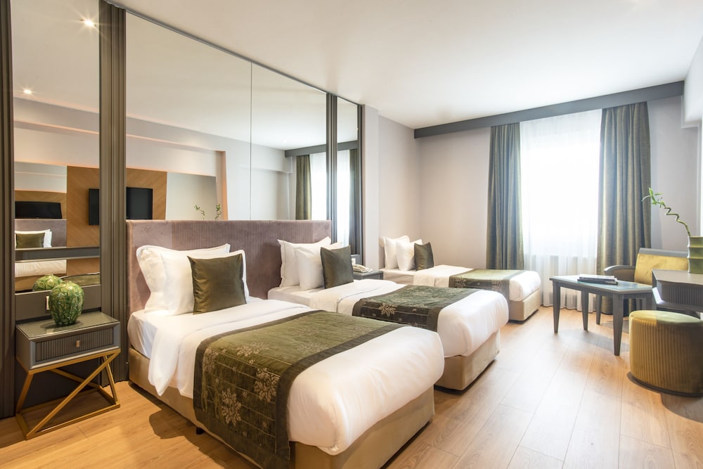 Oran Hotel 15/62