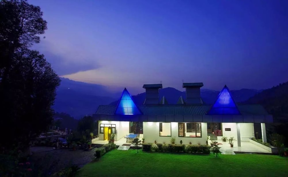 Flag House Resort 1/50