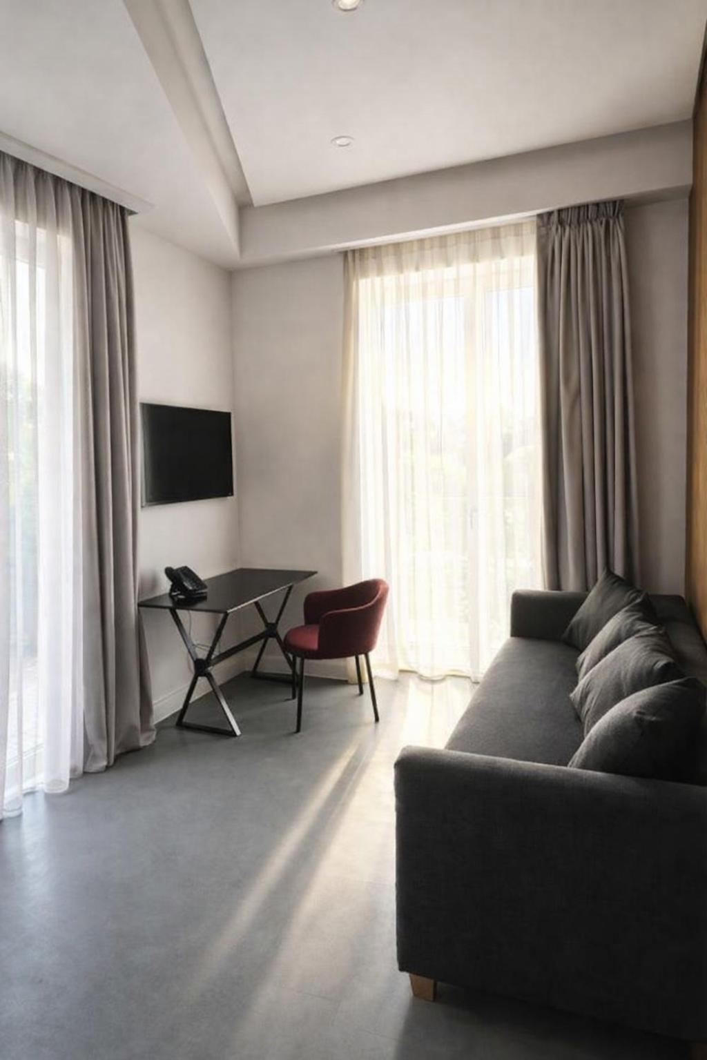 J Maluni City Hotel 32/49