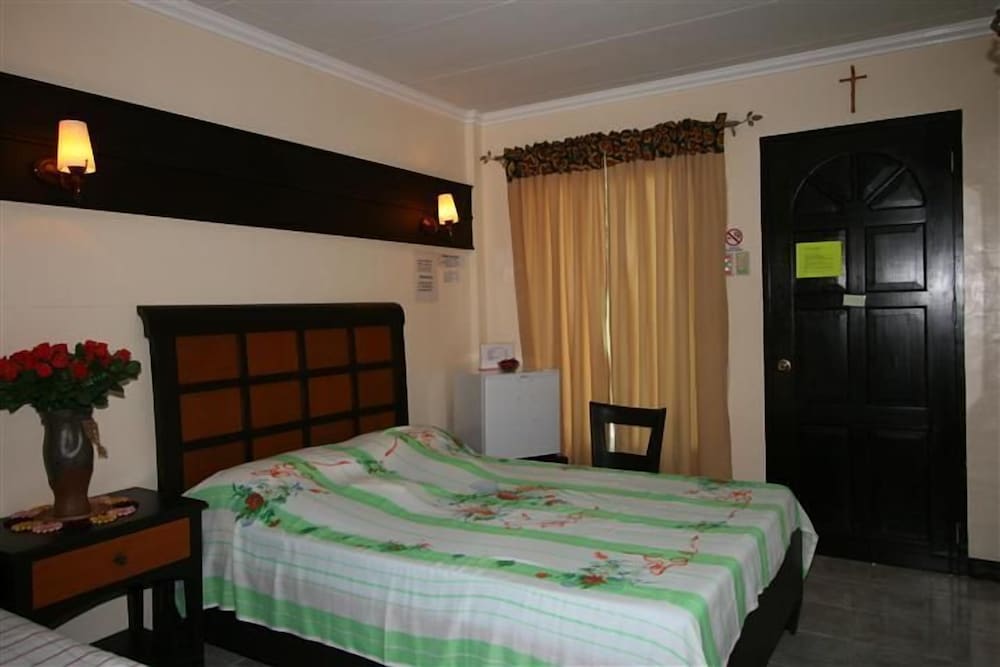 Rio Grande Laoag Resort Hotel 8/47