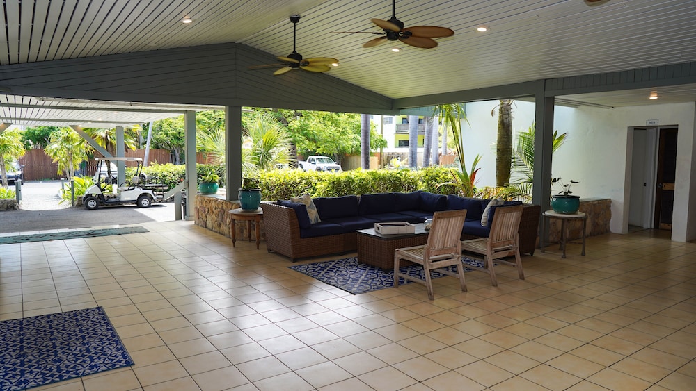 THE PALMS AT PELICAN COVE 38/66