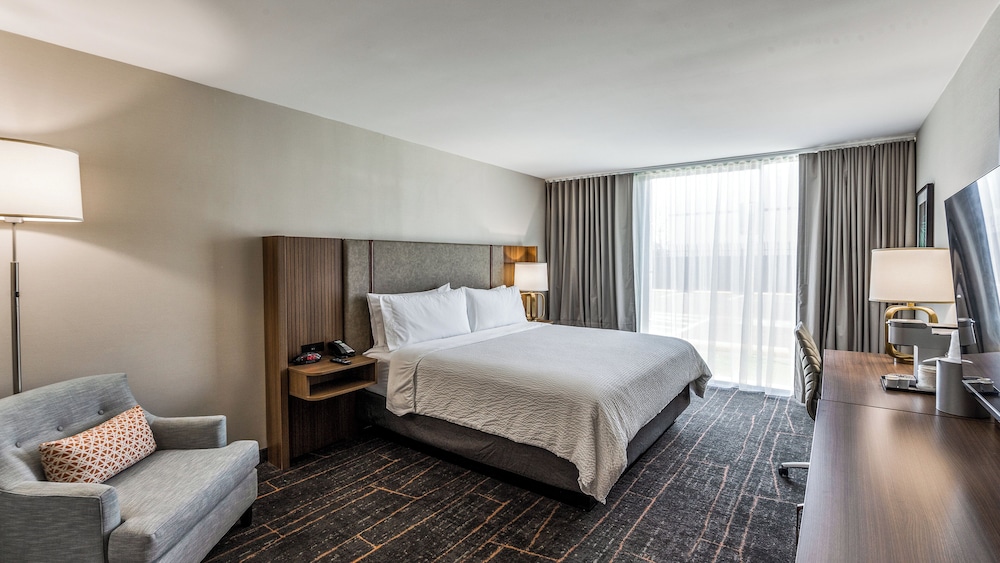 Holiday Inn Dallas Market Ctr Love Field, an IHG hotel 34/66