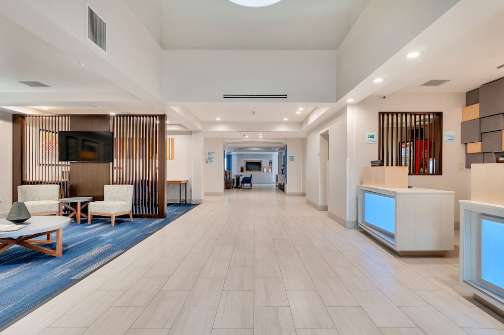Holiday Inn Express Hotel And Suites Lake Elsinore 19/61