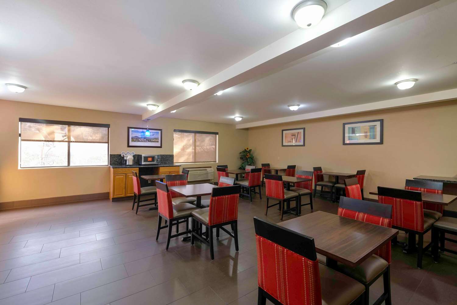 restaurant cafeteria