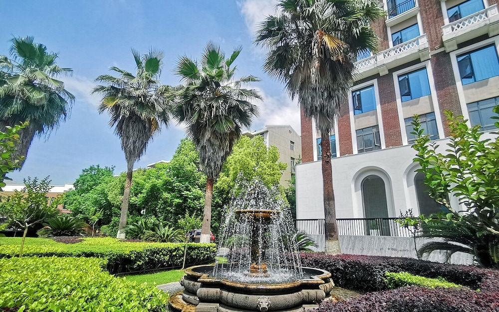 Royal Grace Hotel 47/49