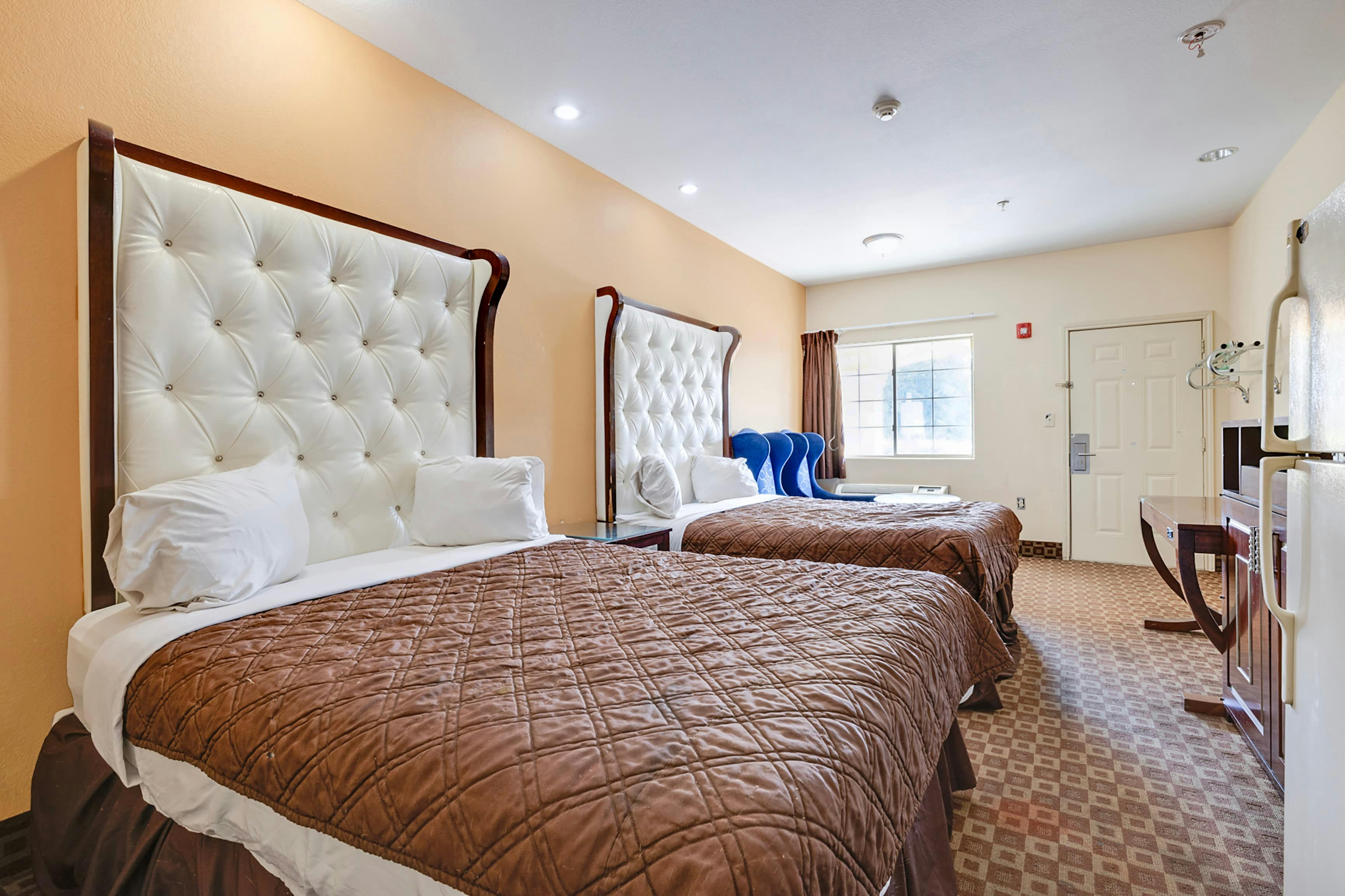 Capital O Deluxe Inn Channelview Houston I-10 25/58