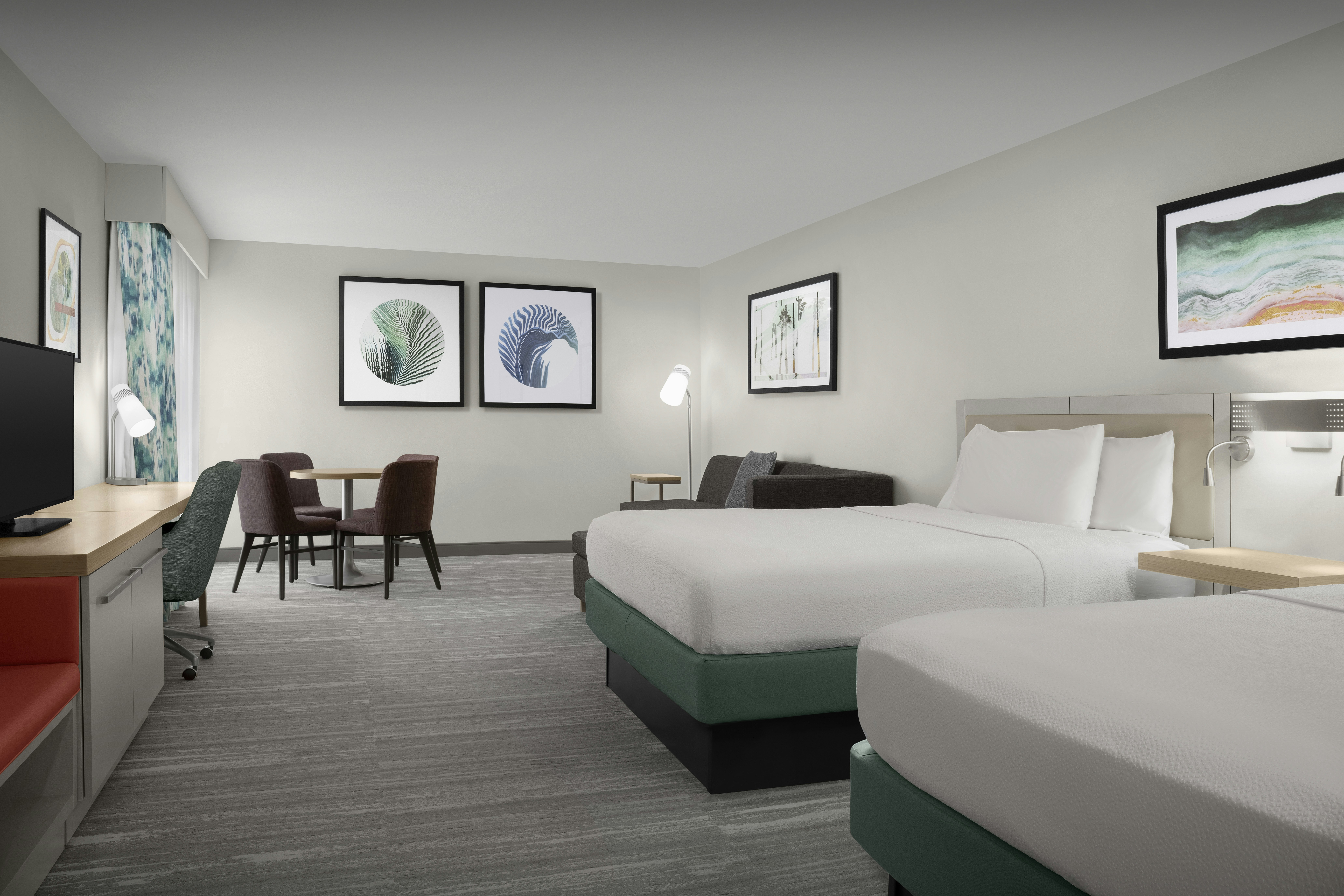 JUNIOR SUITE, 2 QUEEN BEDS, ACCESSIBLE