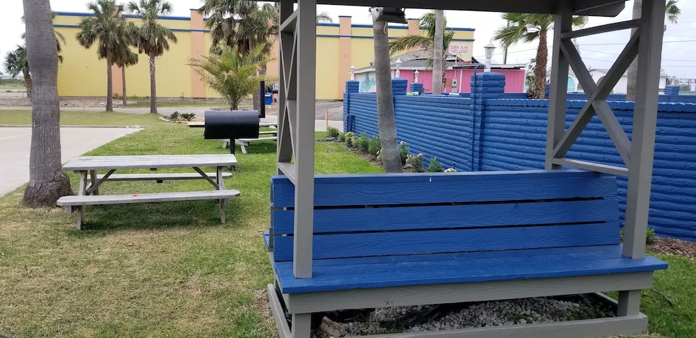 Captain Apos S Quarters Inn 43/69