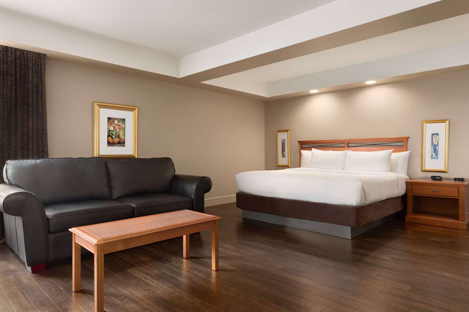 Royal Hotel Calgary, Trademark Collection by Wyndham 3/27