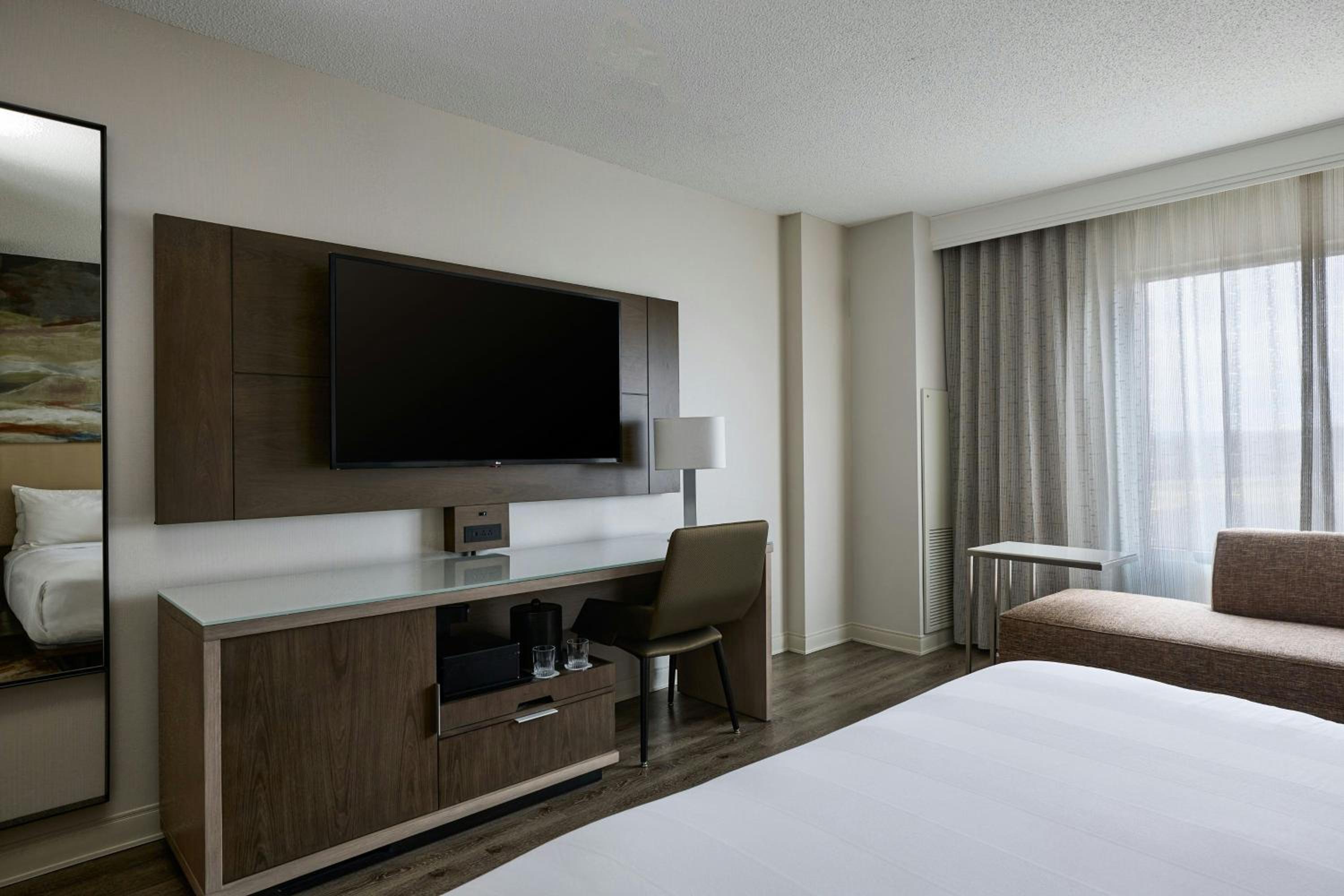 Renovated, King Bed, Accessible، Marriott Meadowview Conference Resort Convention Center 8/10