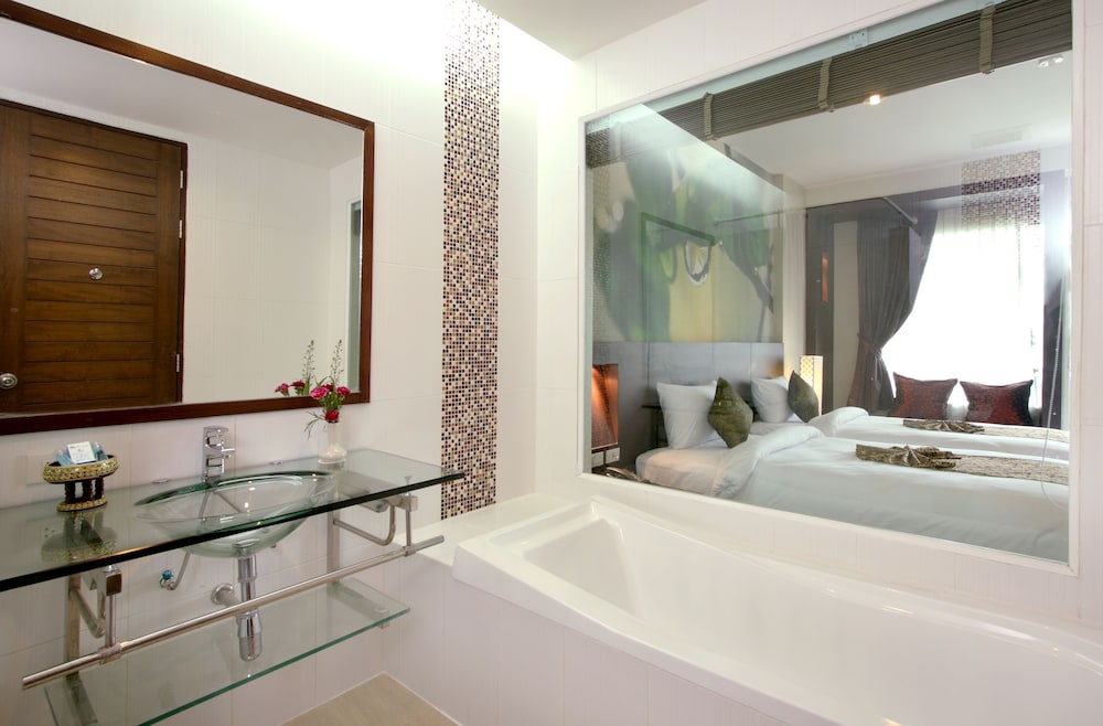 A2 Pool Resort 24/48