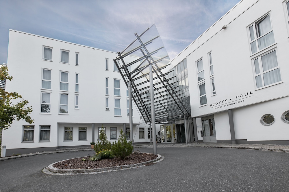Scotty + Paul Hotel Deggendorf 44/50
