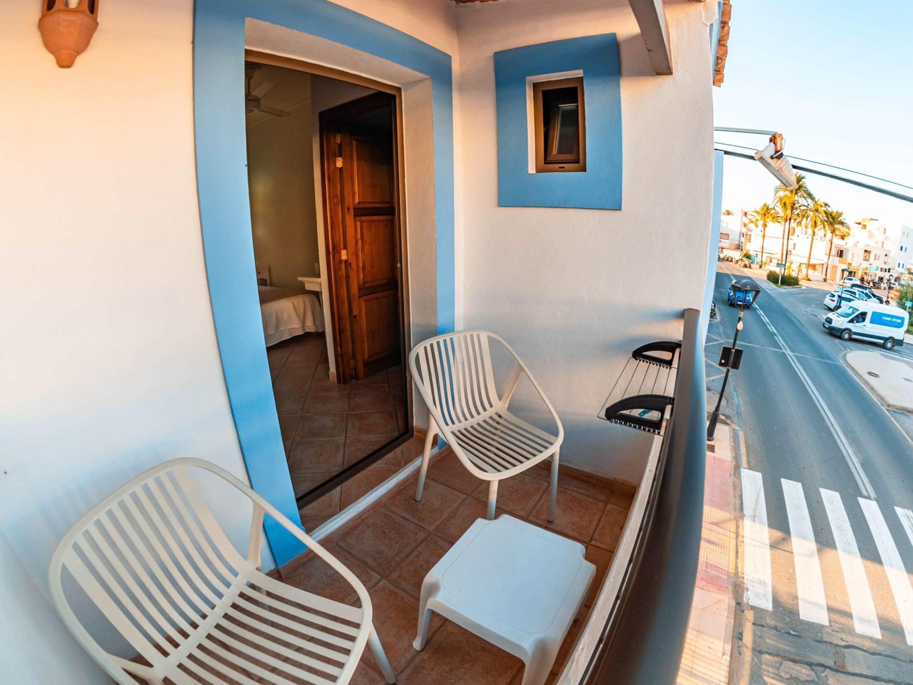 HOSTAL LA SAVINA 33/58