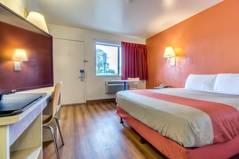 Motel6 Venice, FL 25/63