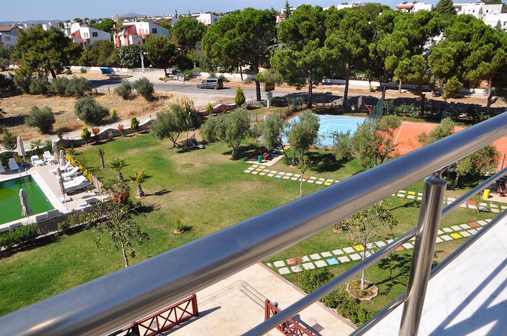 Troya Otel 48/50