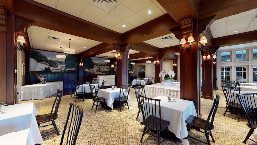 Simsbury Inn 25/35