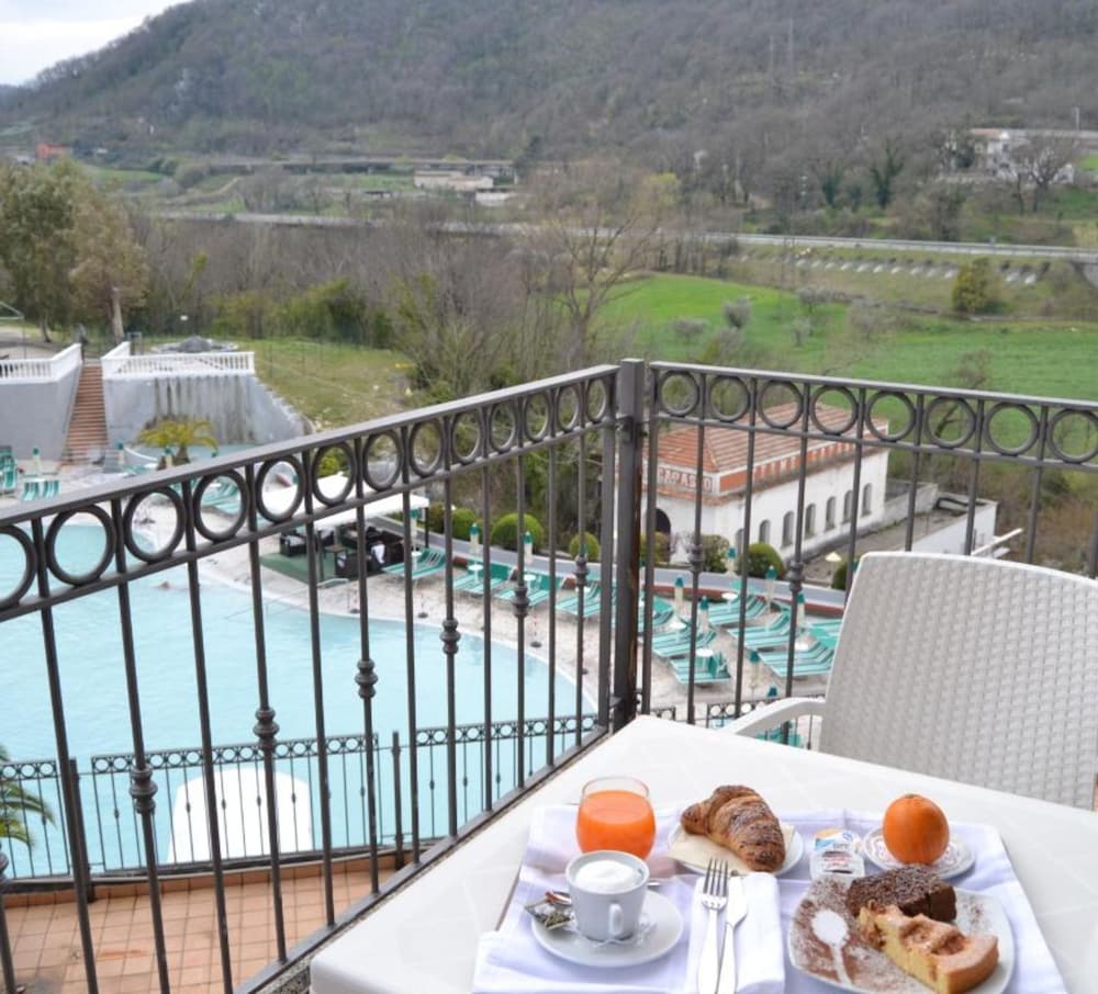 Hotel Terme Capasso 53/61