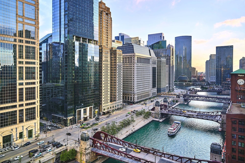 Westin Chicago River North 16/56