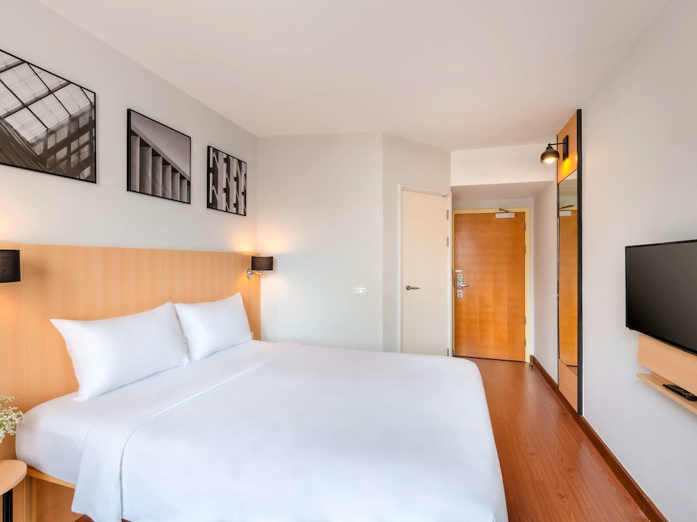 Ibis Bangkok Sathorn 10/50