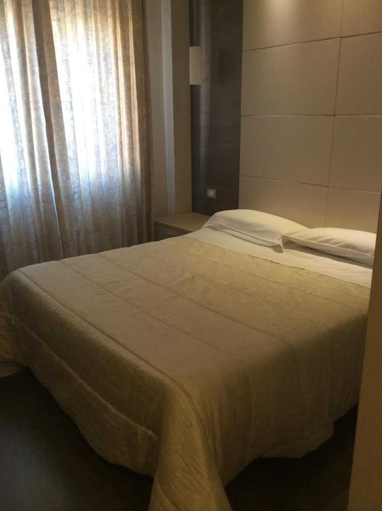 Hotel Europa Parking 34/64