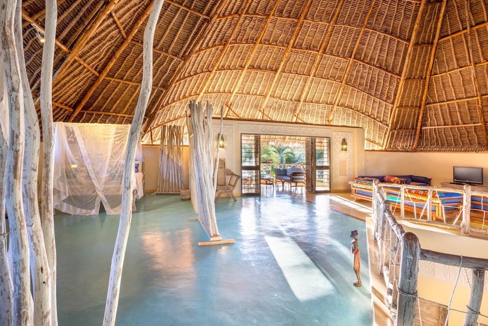 AESTUS VILLAS RESORT 12/50