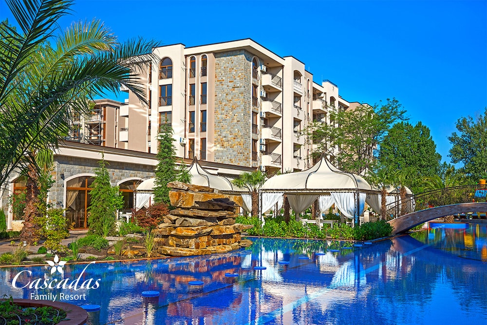 Cascadas Family Resort 5/84