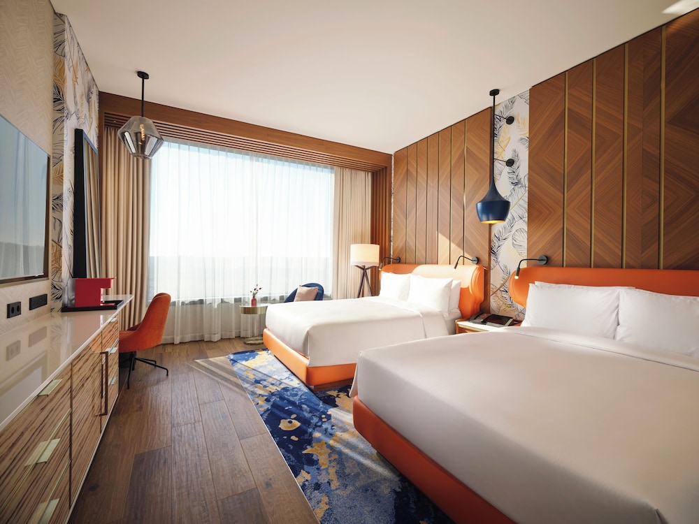 Business, Tower, Forest, Deluxe, 2 Queen Beds