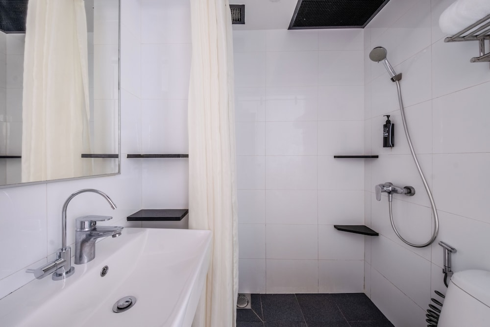 ibis budget Singapore Pearl 64/69