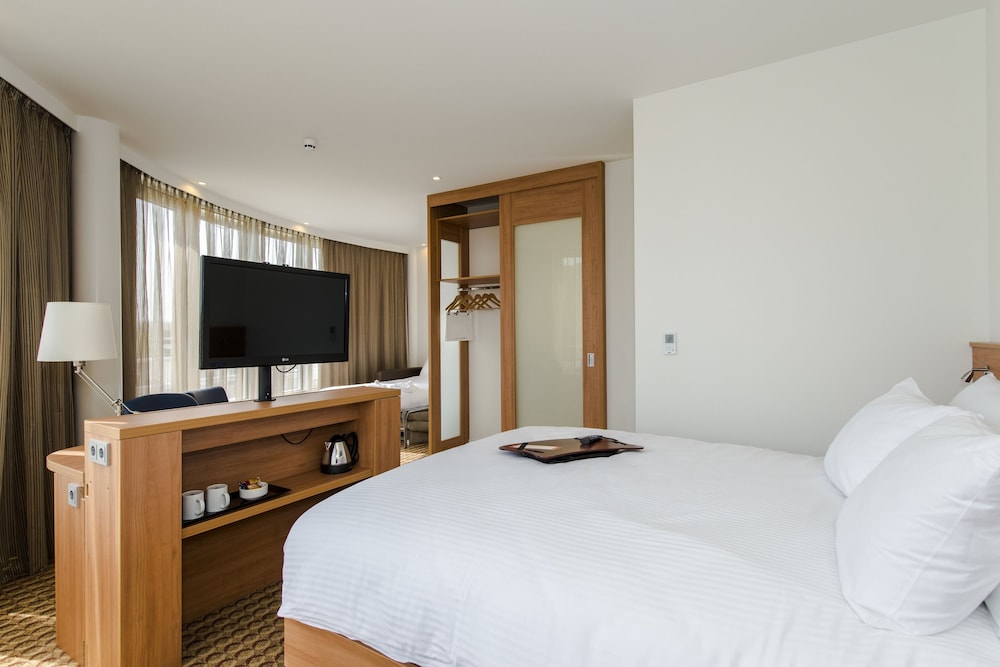 Hampton By Hilton Amsterdam Airport 6/51