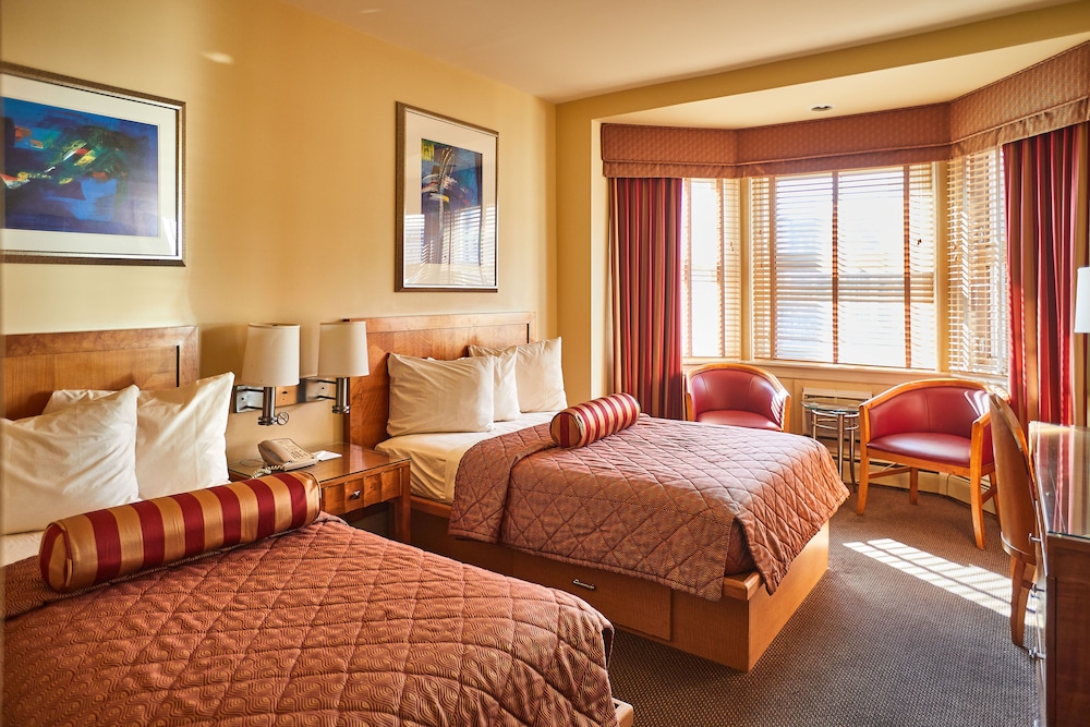 STANDARD, MULTIPLE BEDS, CITY VIEW