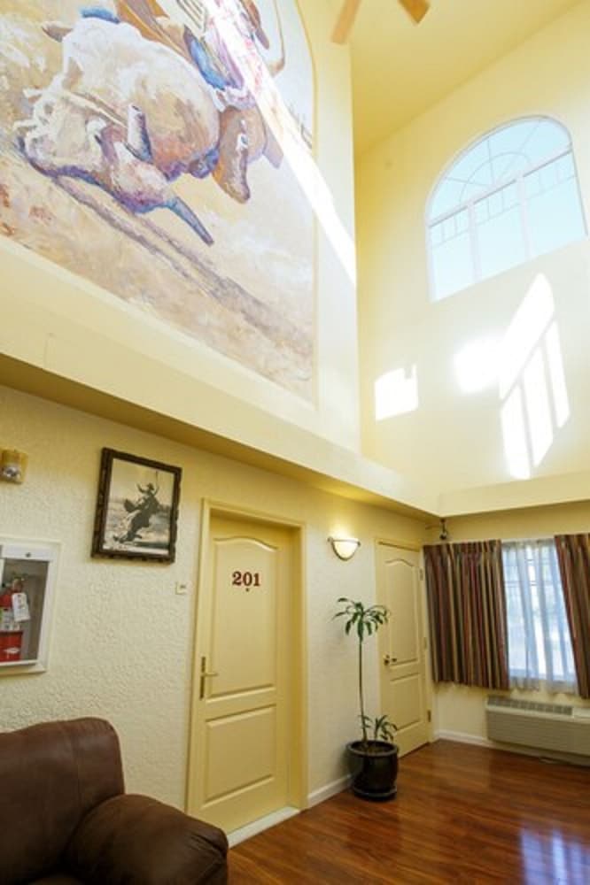 Murphys Suites 43/66