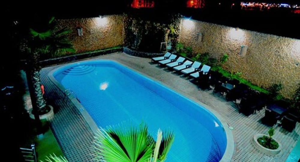 Omega Hotel 42/46