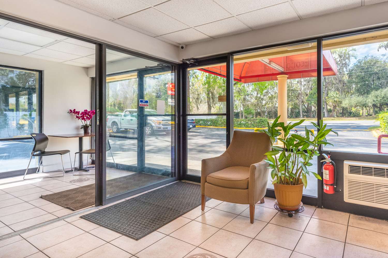 Days Inn by Wyndham Gainesville Hospital/University Area 1/6
