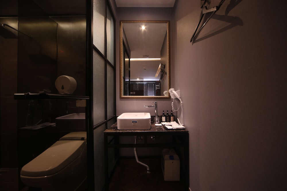 Brown Dot Hotel Beom il 29/30