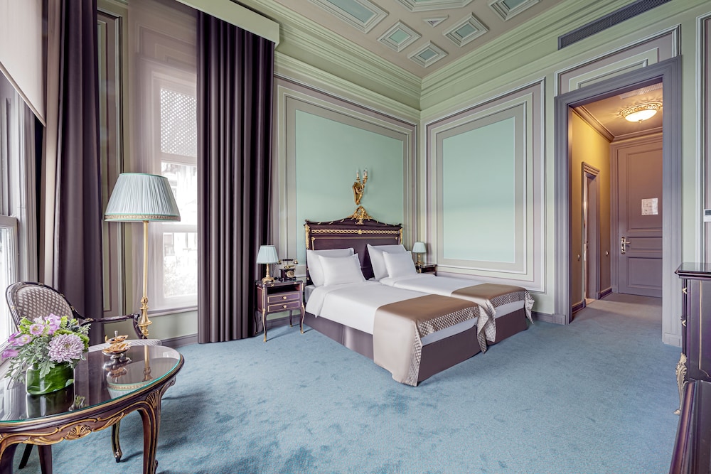Bosphorus Palace Hotel Special Class 9/79