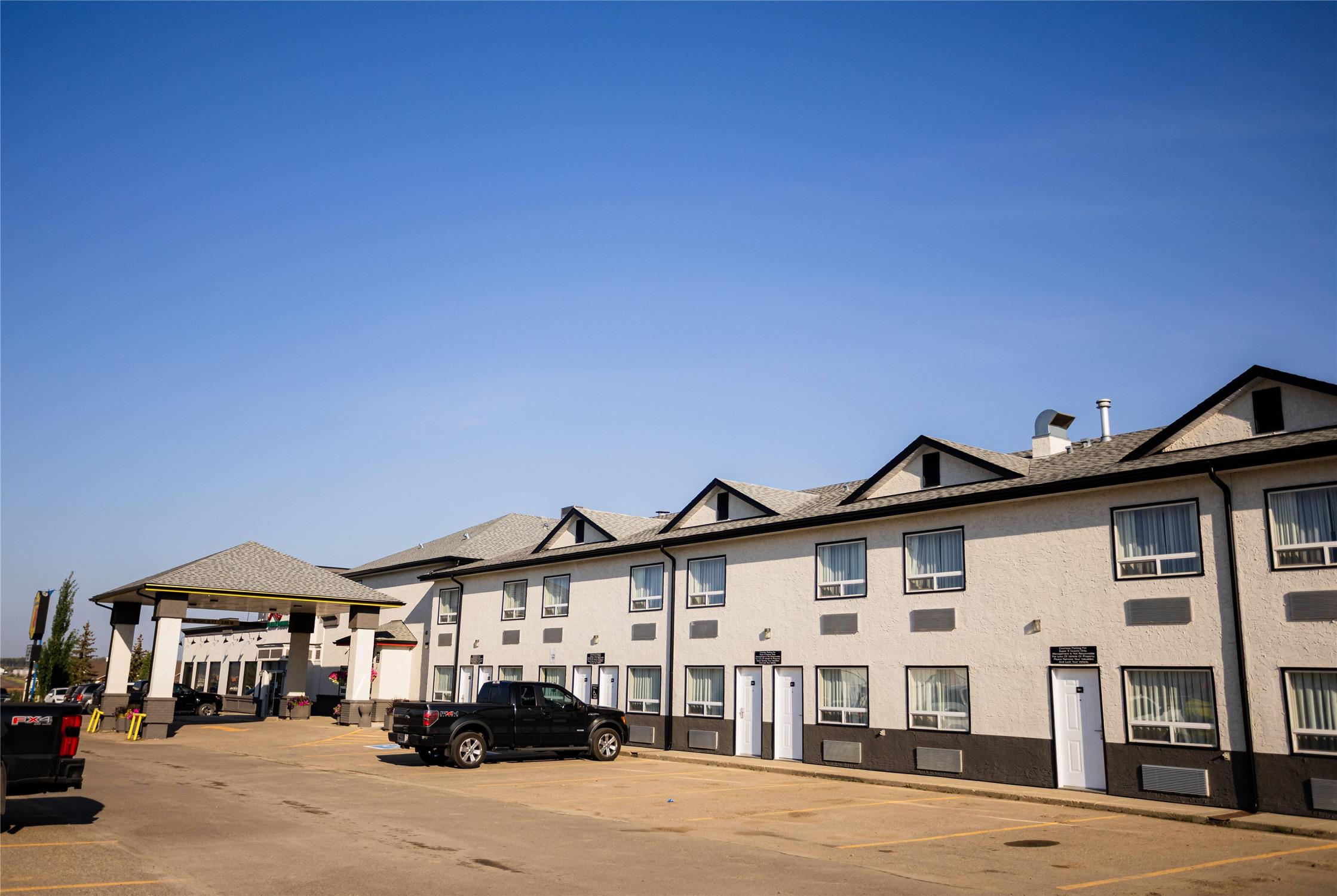 Super 8 By Wyndham Drayton Valley 4/26