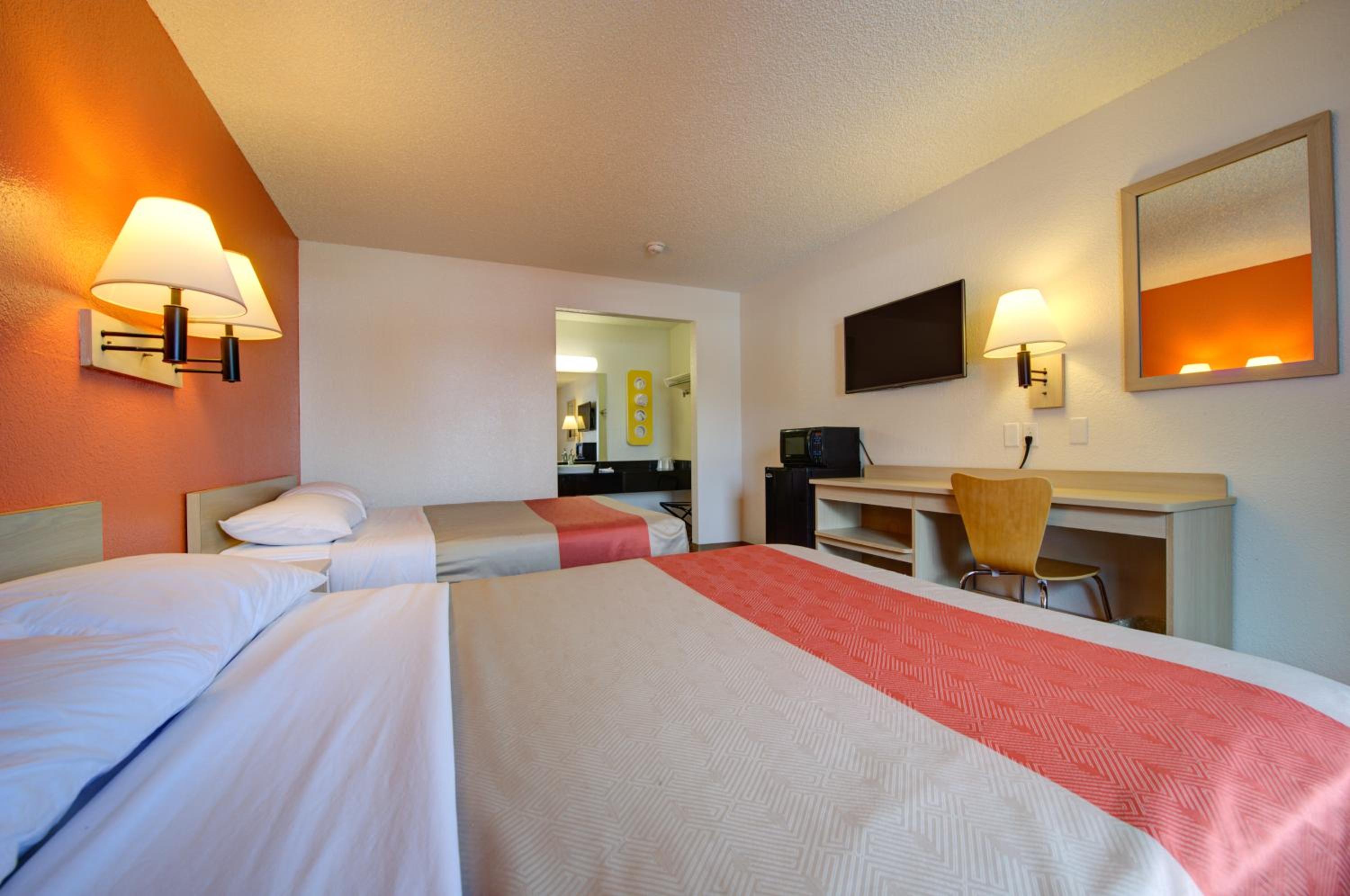 ROOM, QUADRUPLE