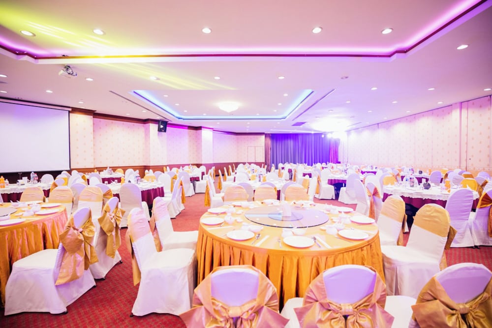 Chumphon Gardens Hotel 58/64