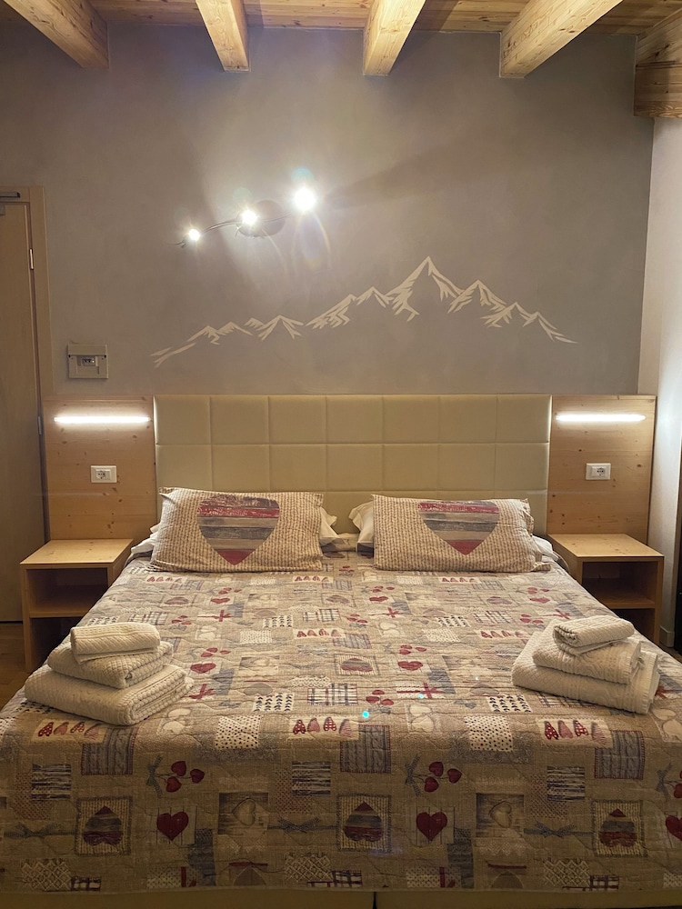 Hotel Sciatori 10/44