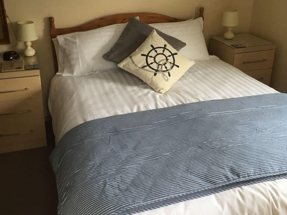 Pinewood B&amp;B 24/50