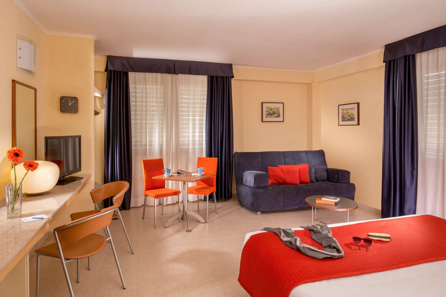 Junior Suite, King Bed, Sofa